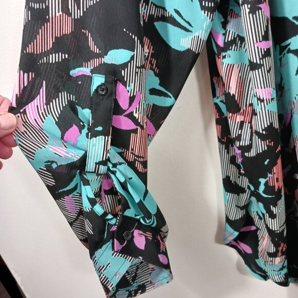 Boutique Brand, Plus Size 3X, Button Down blouse, Multi-Colored, Lovely, Light - Picture 7 of 16